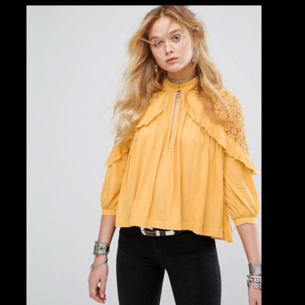 💛NWT Free People Little Bit Of Love Top💛